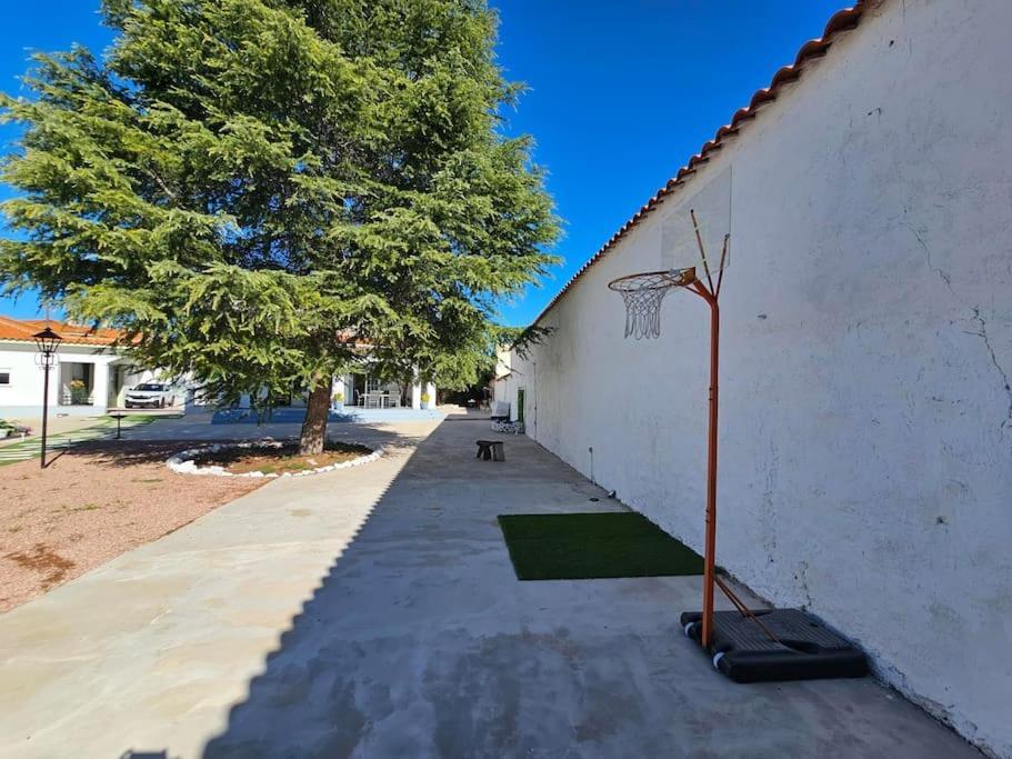 La Casa Del Arbol Villa Fuentiduena de Tajo Luaran gambar