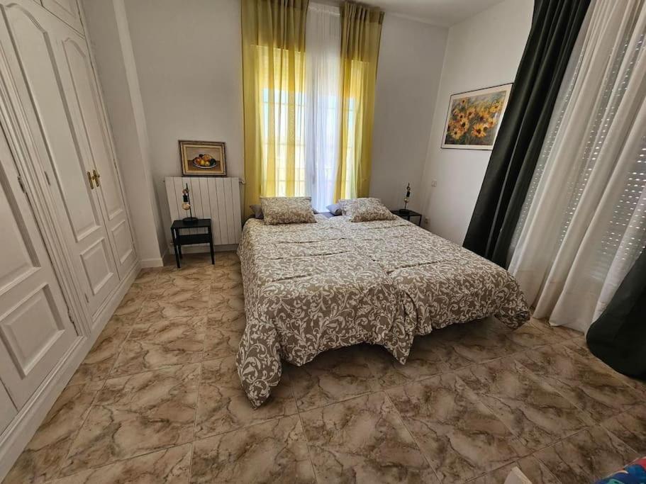 La Casa Del Arbol Villa Fuentiduena de Tajo Luaran gambar