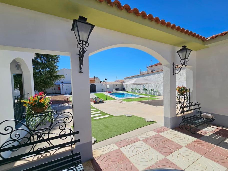 La Casa Del Arbol Villa Fuentiduena de Tajo Luaran gambar