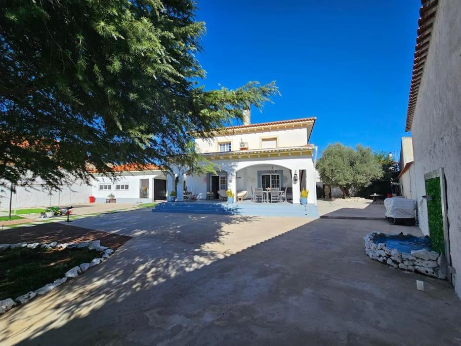 La Casa Del Arbol Villa Fuentiduena de Tajo Luaran gambar