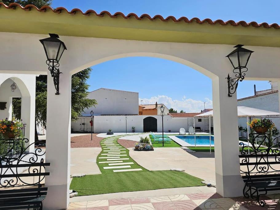 La Casa Del Arbol Villa Fuentiduena de Tajo Luaran gambar