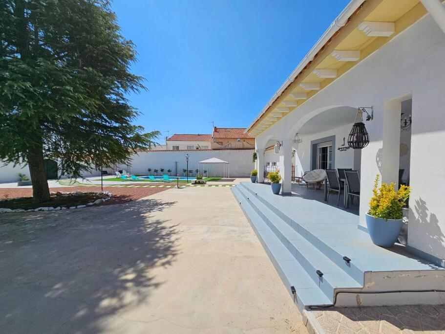 La Casa Del Arbol Villa Fuentiduena de Tajo Luaran gambar