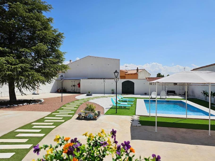 La Casa Del Arbol Villa Fuentiduena de Tajo Luaran gambar