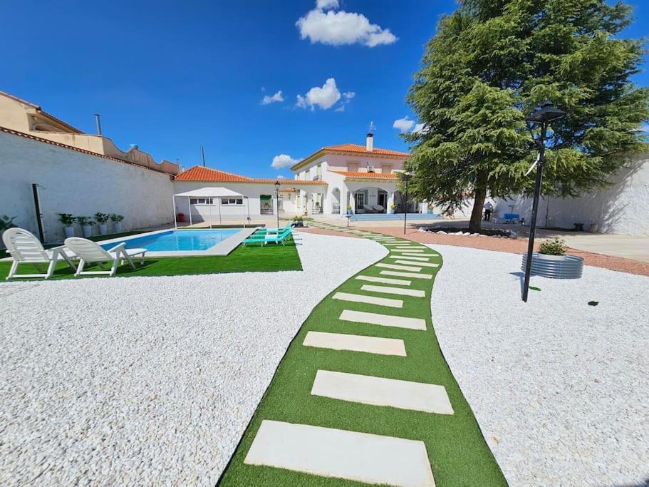 La Casa Del Arbol Villa Fuentiduena de Tajo Luaran gambar